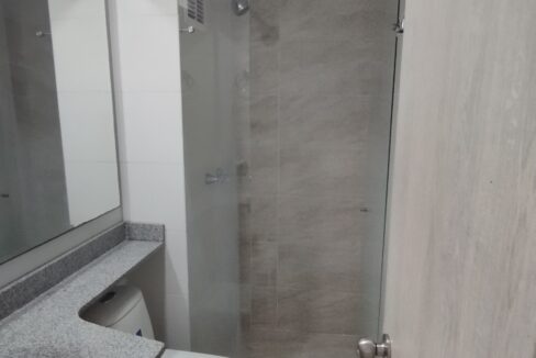 1000164742
