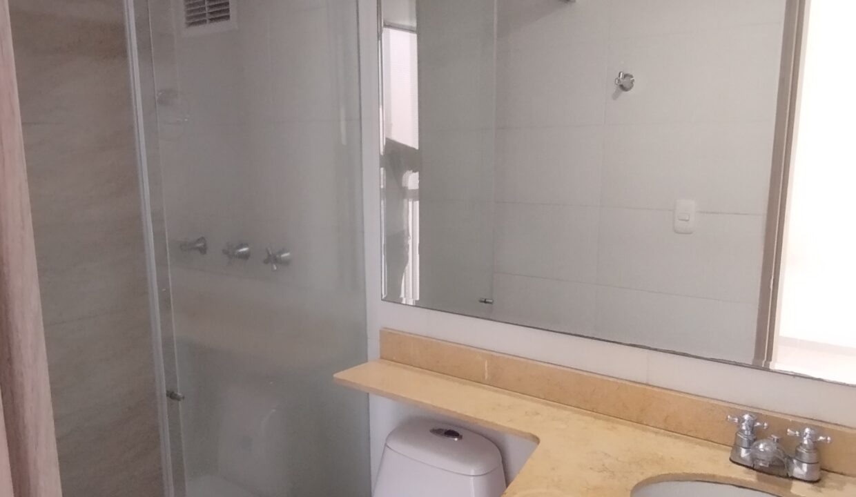 1000164751