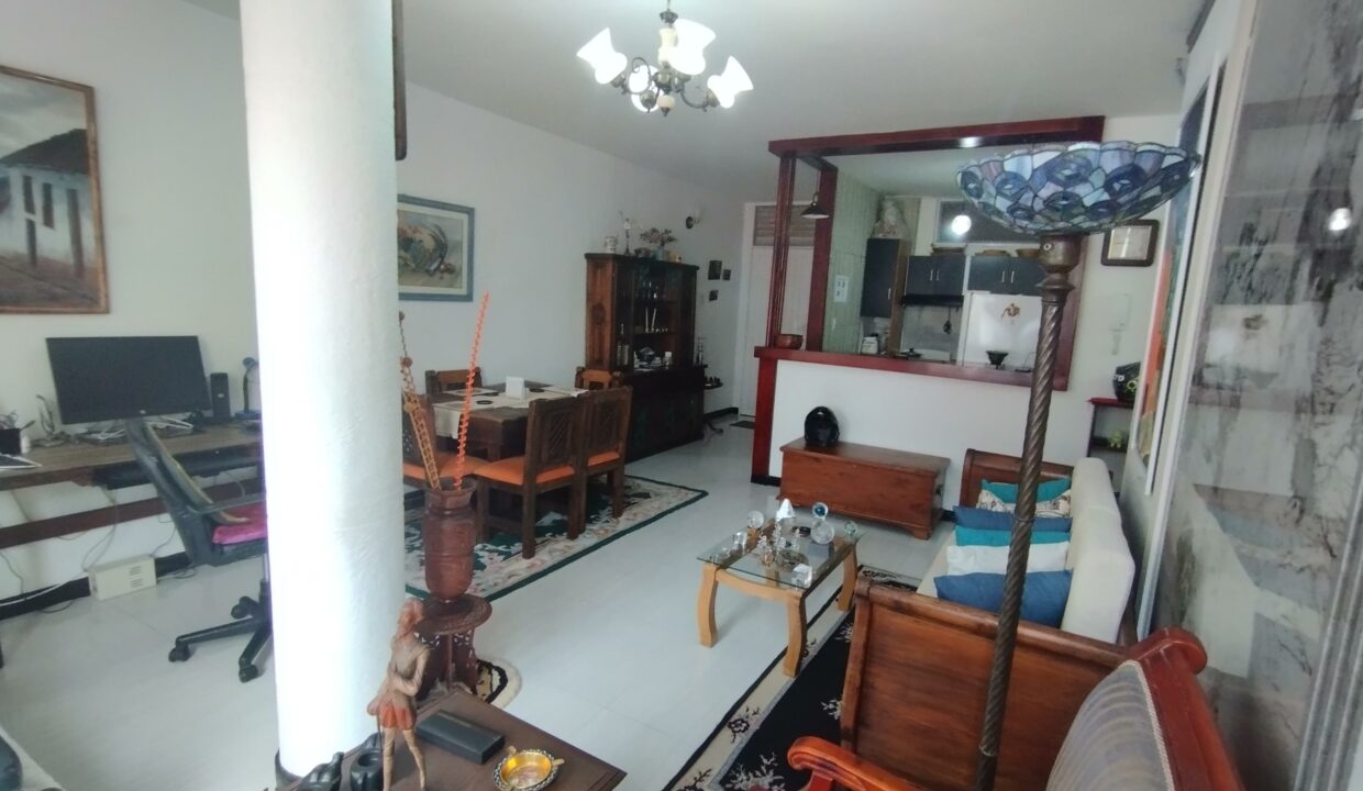 1000164825