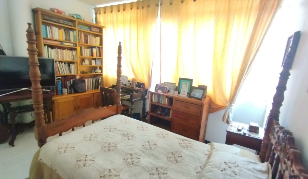 1000164830