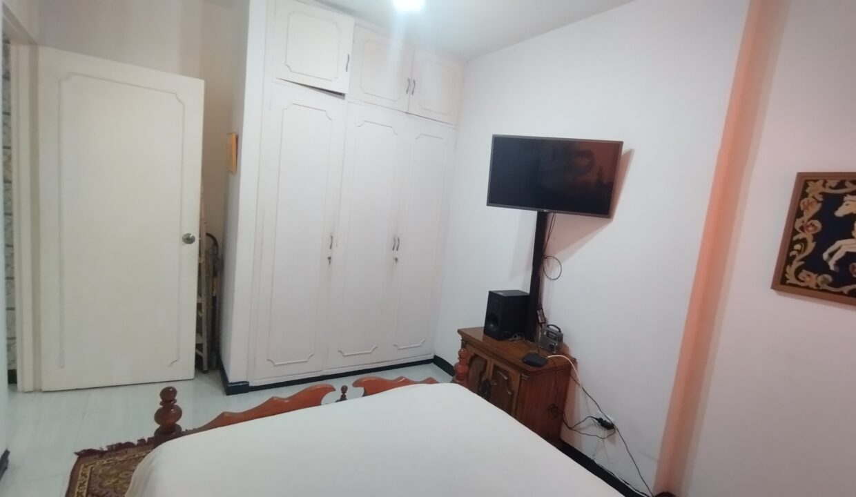 1000164832