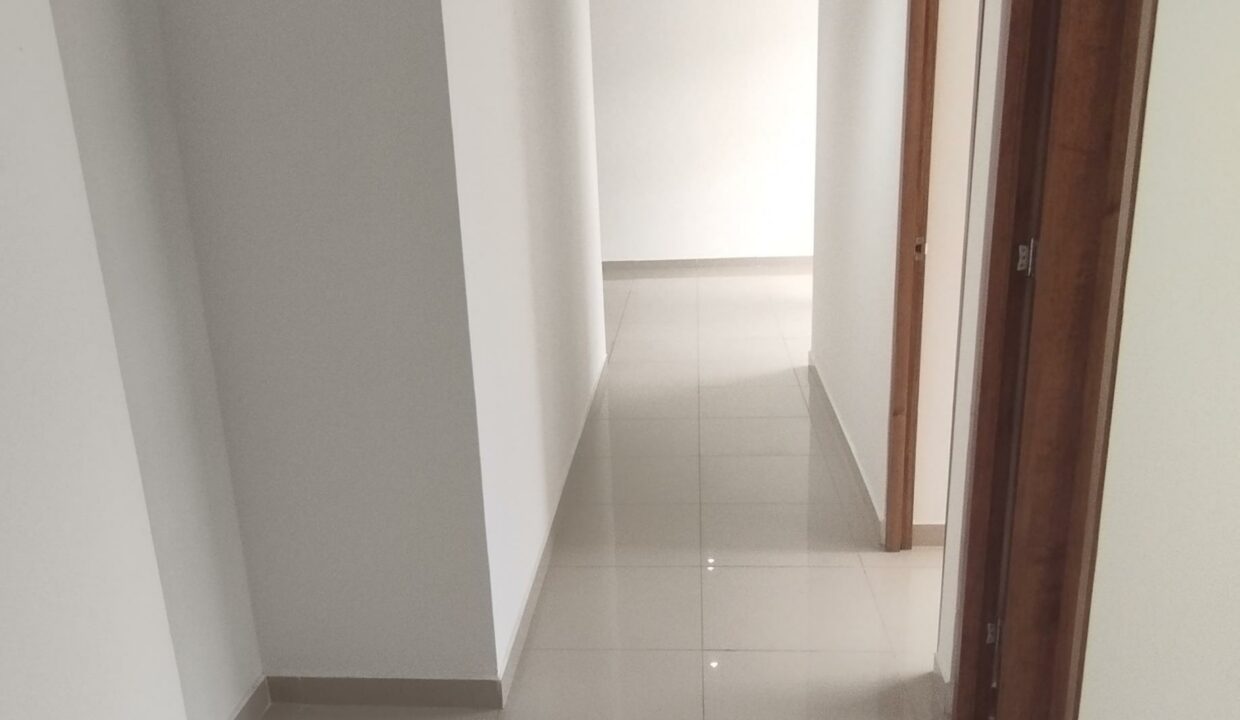 1000175928