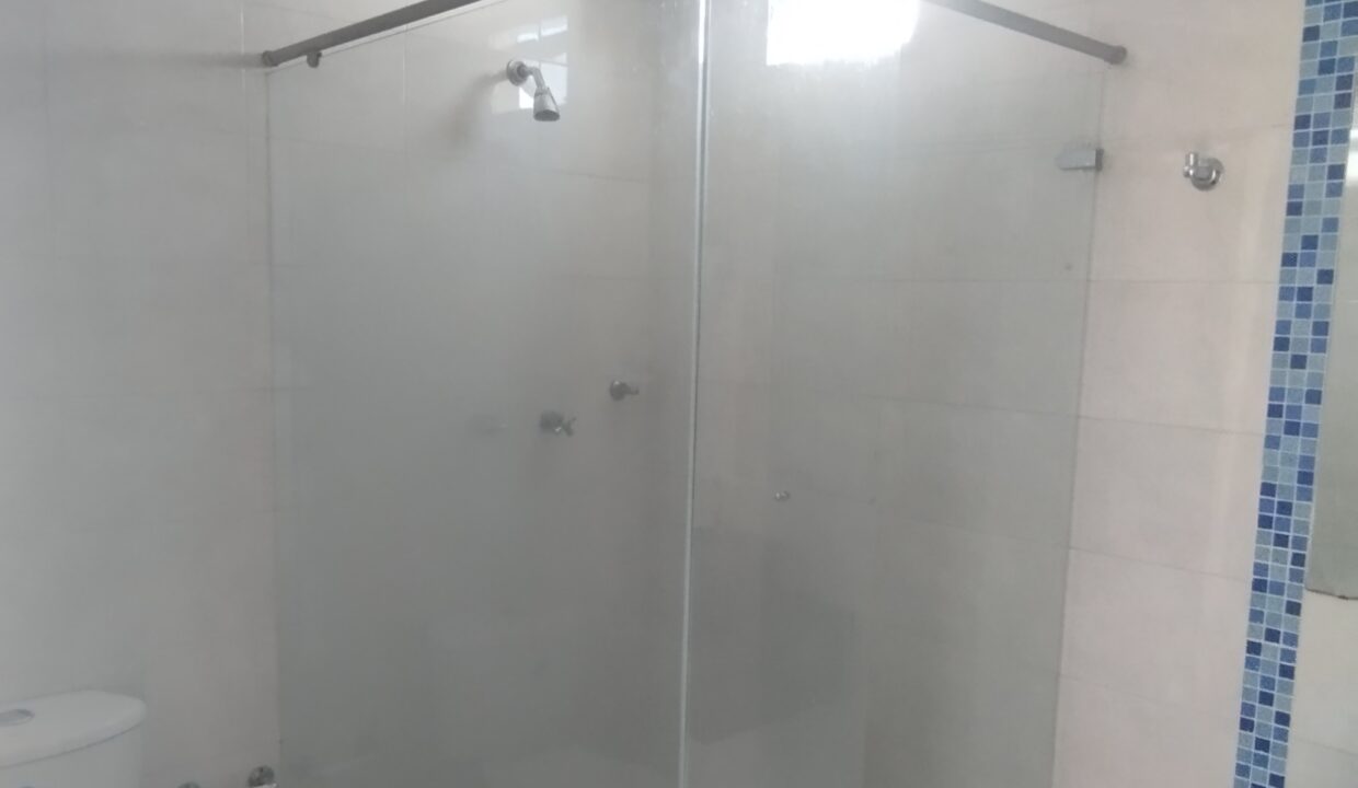 1000206647