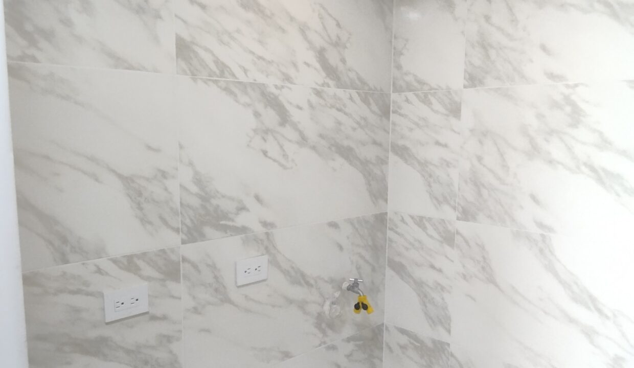 1000227636