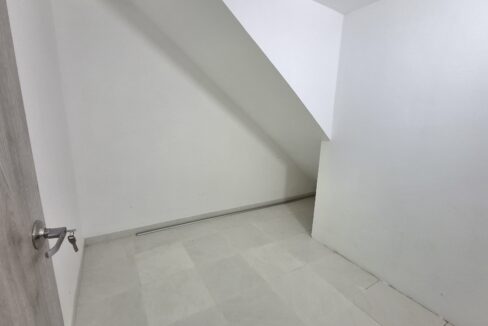 1000029906