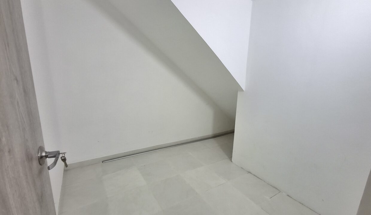 1000029907
