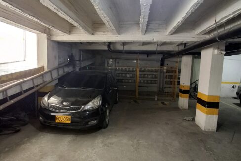 1000057915