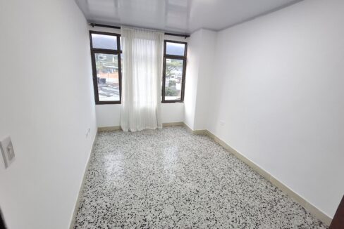 1000174780