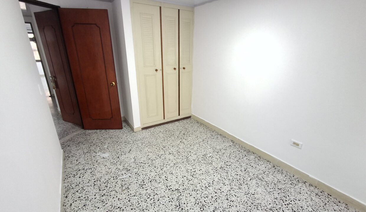 1000174783