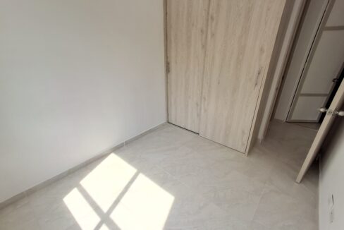 1000176112