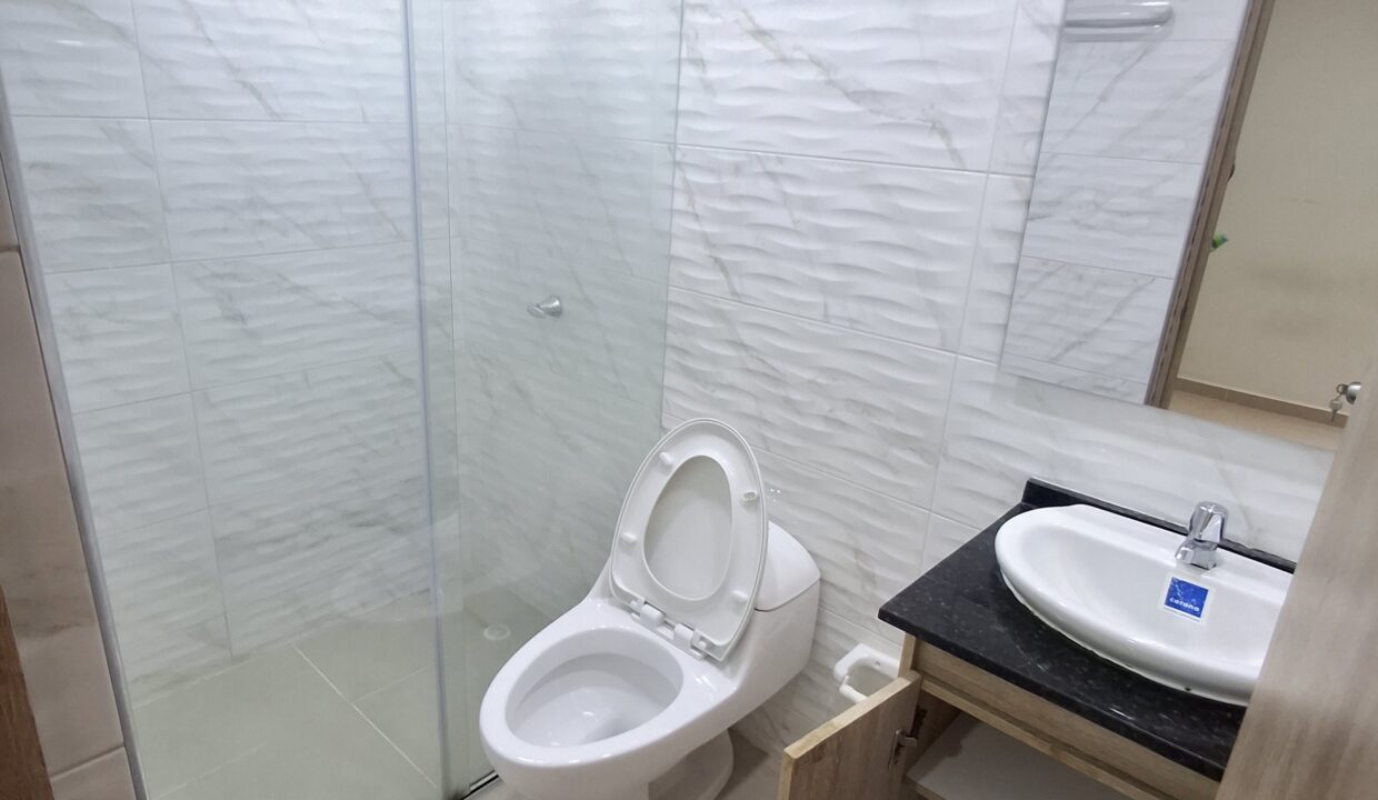 1000243760
