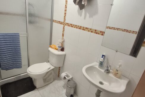 1000244580