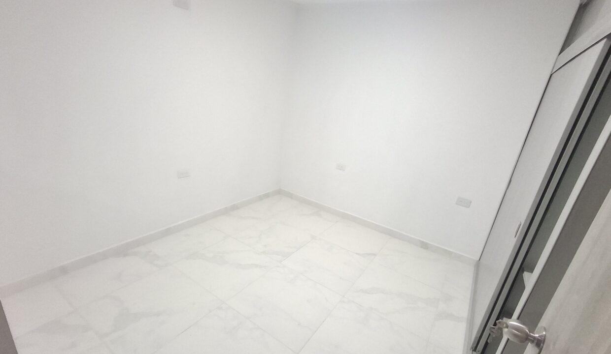 1000267306