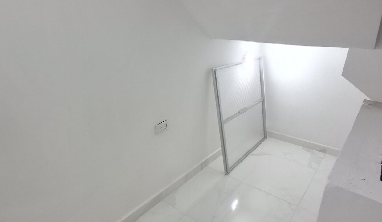 1000267307