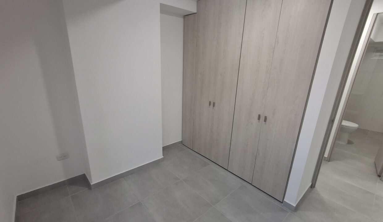 1000277835